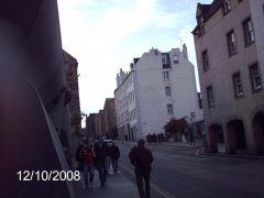 LOOKING UP TO EDINBURGH.S ROYAL MILE