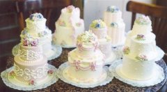 Mini wedding cakes