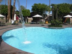 This is the pool...too bad it wasn't heated. I would have loved to take a dip.