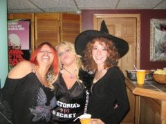 me as a Victorias "BIG" secret angel halloweem 2009