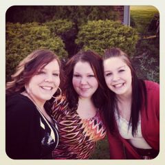 Me in between my lovely sisters!