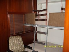 Crew sleeper compartment
