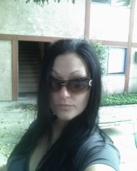 no makeup on...i'm really getting brave...but aaaaa...won't remove the sunglasses...lol