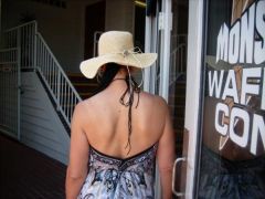 again my back...i had huge fat flabs on my back...huge...my surgeon say's i'm lucky my back is so tight and those flabs didnt turn in2 loose skin...