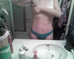 FROM THE FRONT...JUST LOVE THE PORT STICKING OUT...LOL...OOOO AND MY BAT WINGS...CAN'T 4GET ABOUT THOSE LOVELY THINGS...