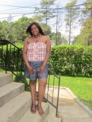 I love this pic I cant wait to model 1 day lol