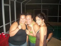 Me my friend & my sis (lucky her: she is smart,pretty and skinny)