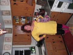 225 llbs, heading out to a 80's party...anyone know how to flip this pic???