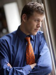 Depressed-man-LP.jpg_e_b531446b815d841fa57ff7ac29559923.jpg