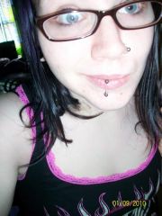 no make up and new piercing :D