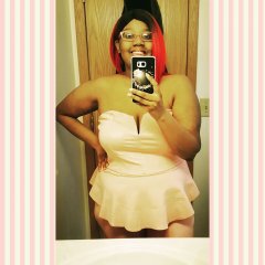 TheGirlInThePinkScarf