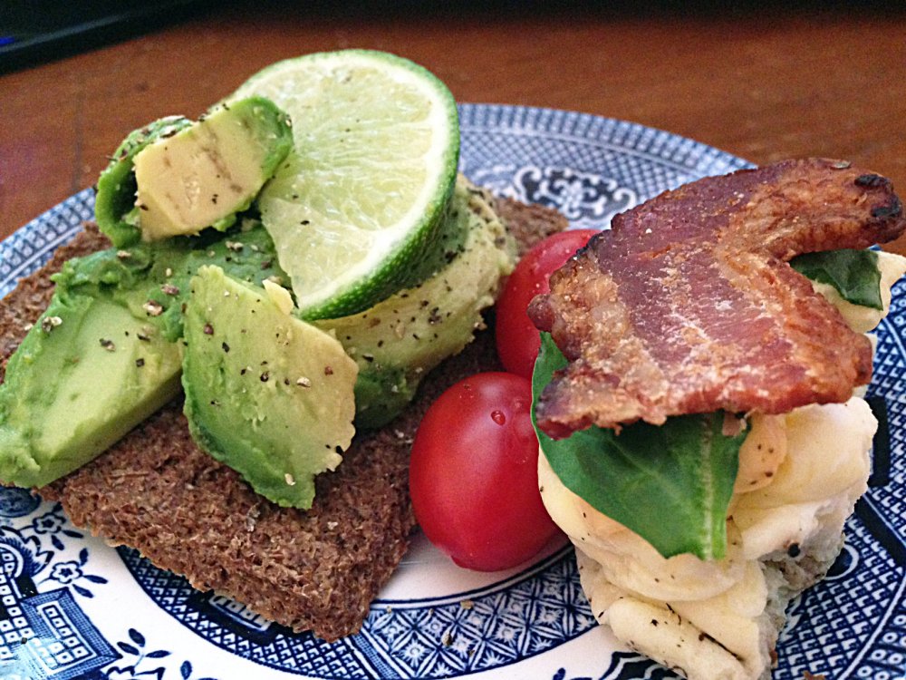 bacon-mcmuffinless-avo-toast-gg-crispbread-week9_web.thumb.jpg.5460e6babb34bdaccbc6a1914f78021e.jpg