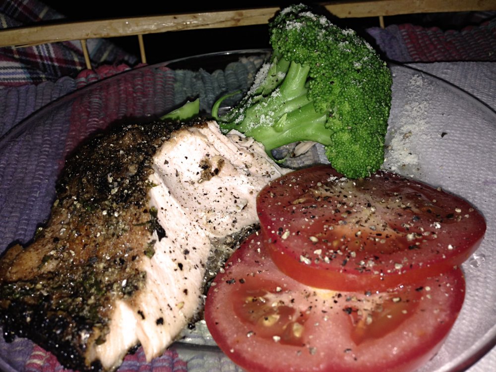 blackened-salmon-tomato-broccoli_090918_3631web.thumb.jpg.ee5fdc4dd3a9fd8c7e169769b4b3eafc.jpg