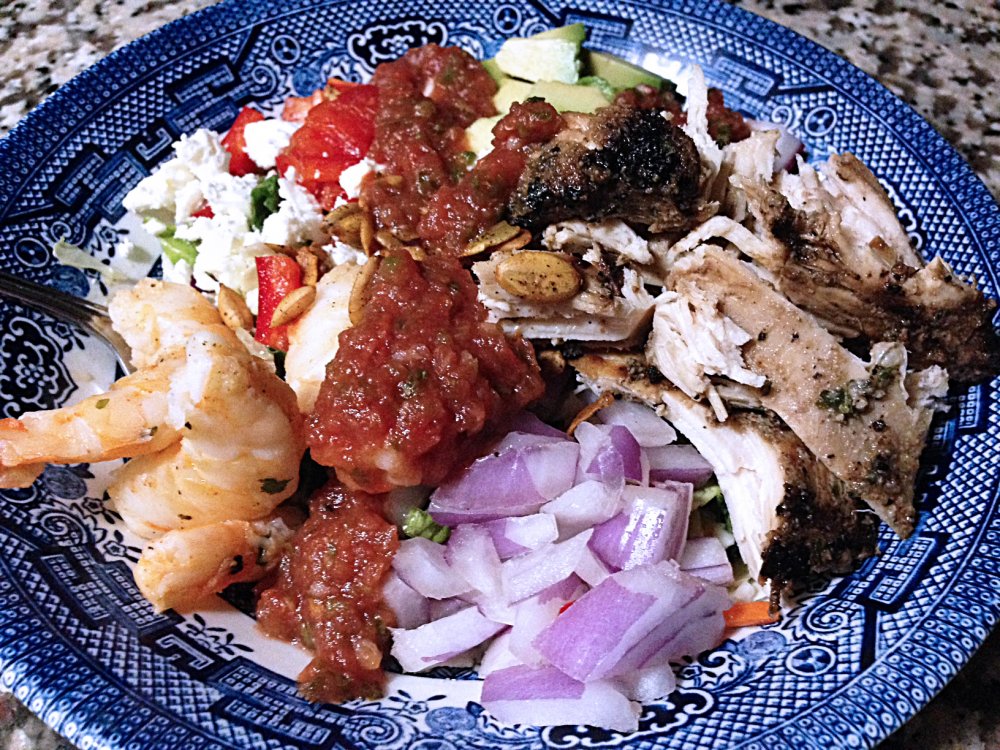 shrimp-chicken-taco-salad_090918_3628web.thumb.jpg.7a80cd982c46317baead951e37ff7076.jpg