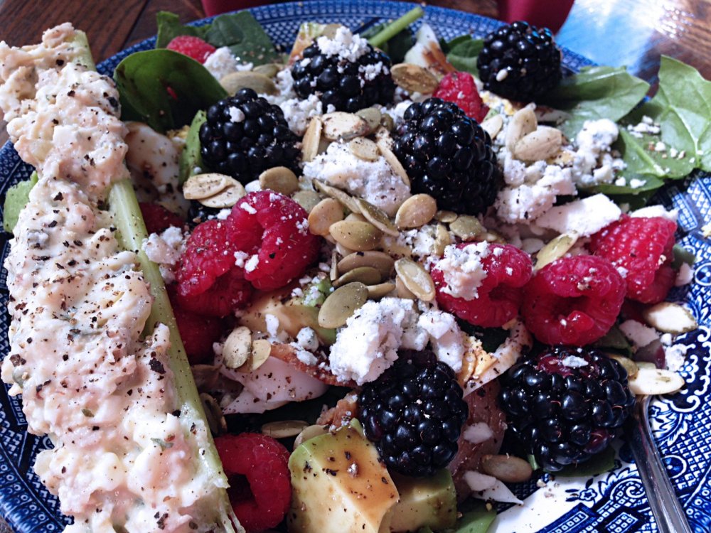 spinach-salad-tuna-salad-celery-beforeweb_3694.thumb.jpg.7f3bd3d960248f7b4e57beedae7bf735.jpg
