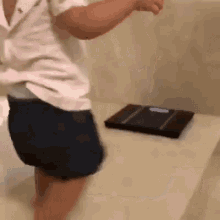 tenor.gif.f368c0026f7351e72aa068523eca5bf4.gif