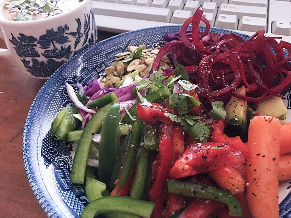 rainbow-salad_3865web.thumb.jpg.822b215cea7a69cd3396475ee52a3e0b.jpg