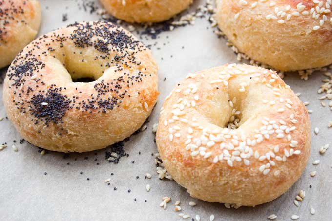keto-bagels-low-carb.jpg.0b8ffb329f3f3bd1ad4dbe609ad1a1ac.jpg
