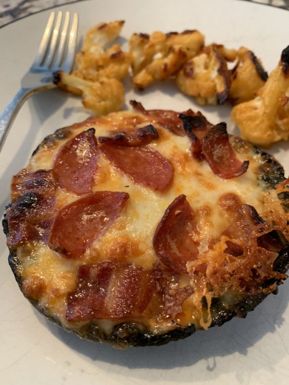 m_pizza_pic.thumb.jpg.774df71e02a157e722574624a27eb733.jpg