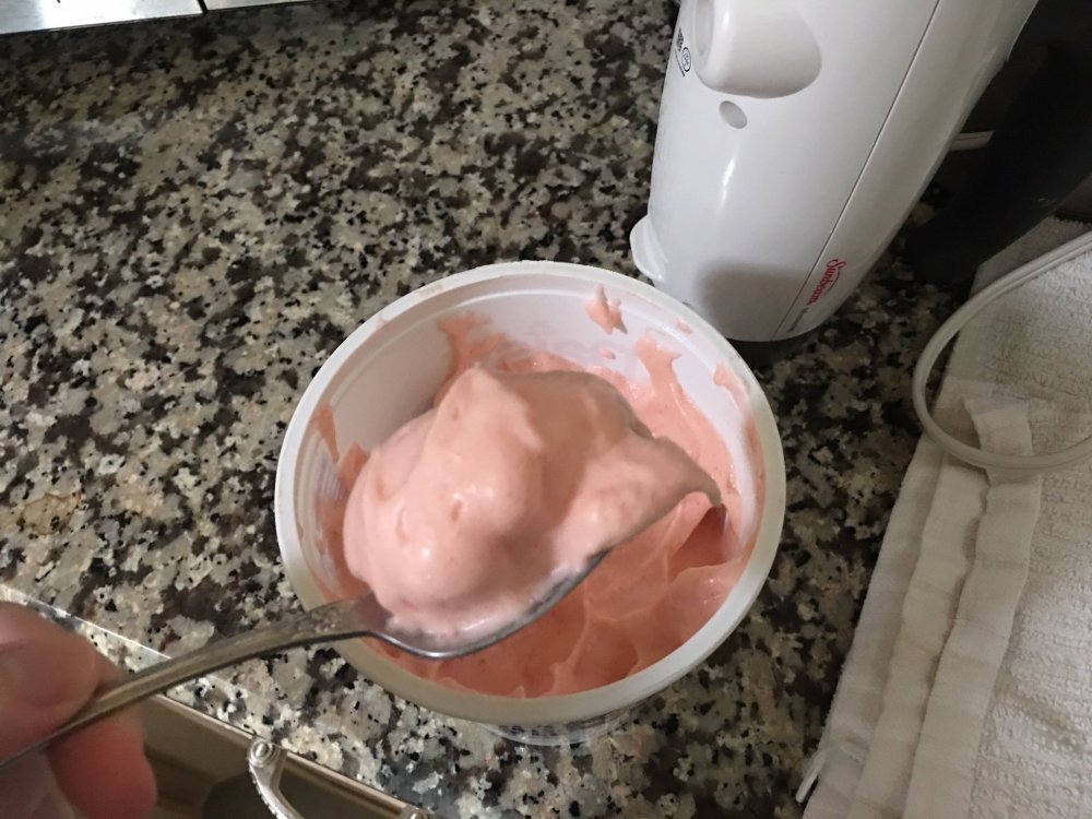 strawberry-protein-fluff_5161.thumb.JPG.cbb44045f2c4594f353698bfbfbea53b.JPG