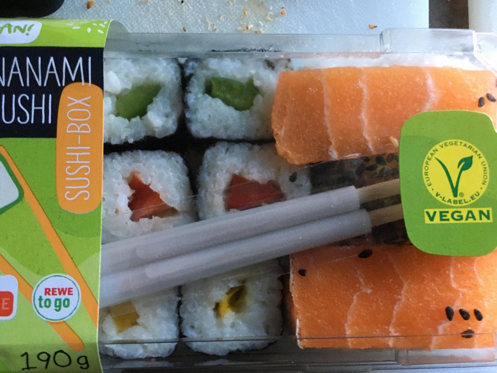 sushi.thumb.jpg.f509c948ba0073ca7037e0812d796ef5.jpg