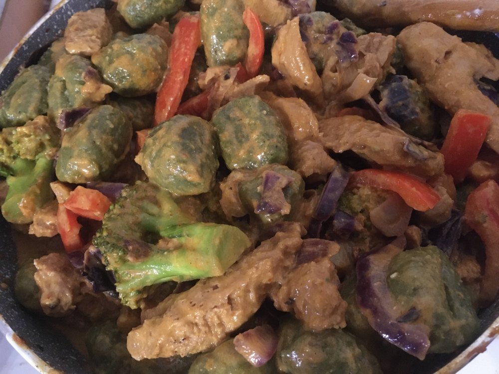 curry.thumb.jpg.fe12ee6ecea86ae6ead0afcc2e98aaa5.jpg