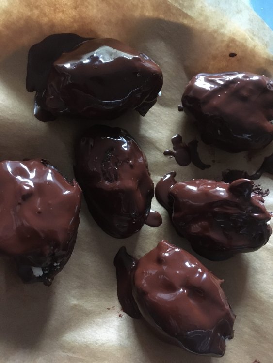 dates.thumb.jpg.30a7c7318ee4c4bf630700f704a99c44.jpg