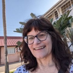 hollywrites2u