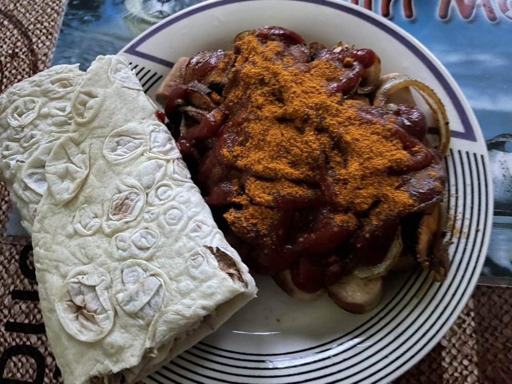 Currywurst.thumb.jpg.c533b10c0a9464082c1e9987854e868d.jpg