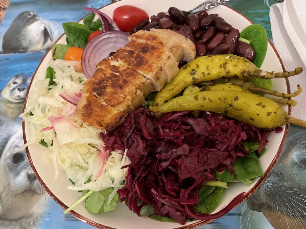 Salad.thumb.jpg.4729739a6dffacb3f0885d0279e70015.jpg