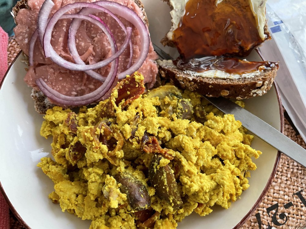 Brunch.thumb.jpg.ee004a7743383d69552ea330d376d89e.jpg