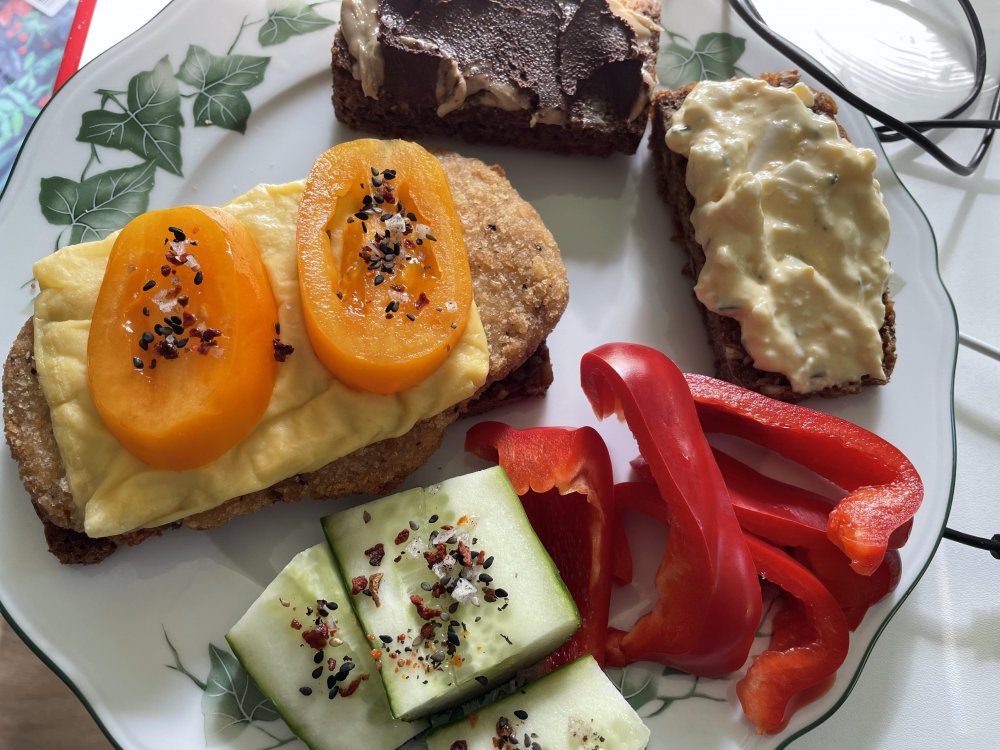 Lunch.thumb.jpg.63501d82f339a7433a26681bd64c6085.jpg