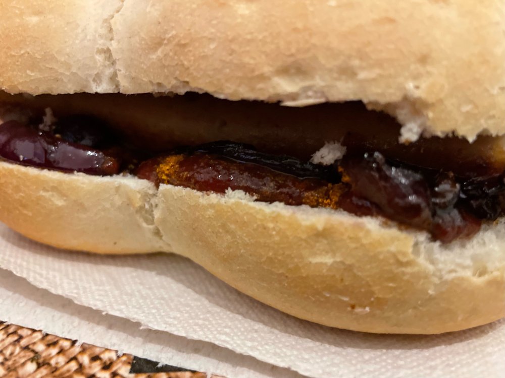 currywurstbroetchen.thumb.jpg.24cc3a4d7cdfa17ba31fd7e73458e286.jpg