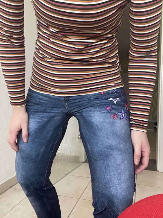 jeans.thumb.jpg.966e2c7cce07f7e470fe07766b85b044.jpg