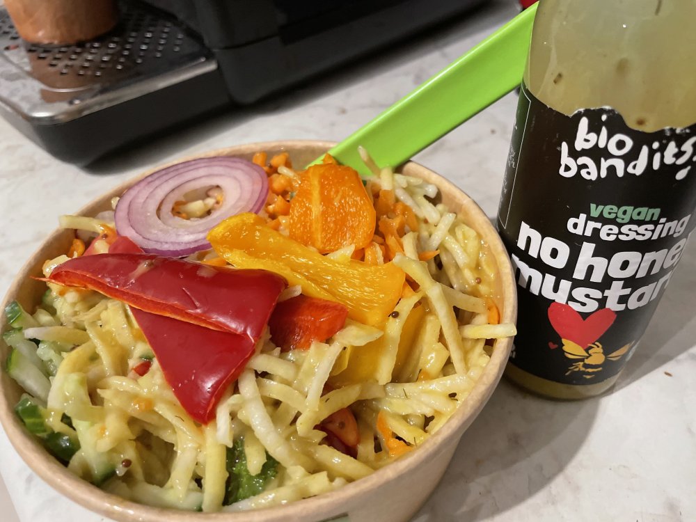 salad.thumb.jpg.5baec6a860d9335149bd5fd8bc6eaade.jpg