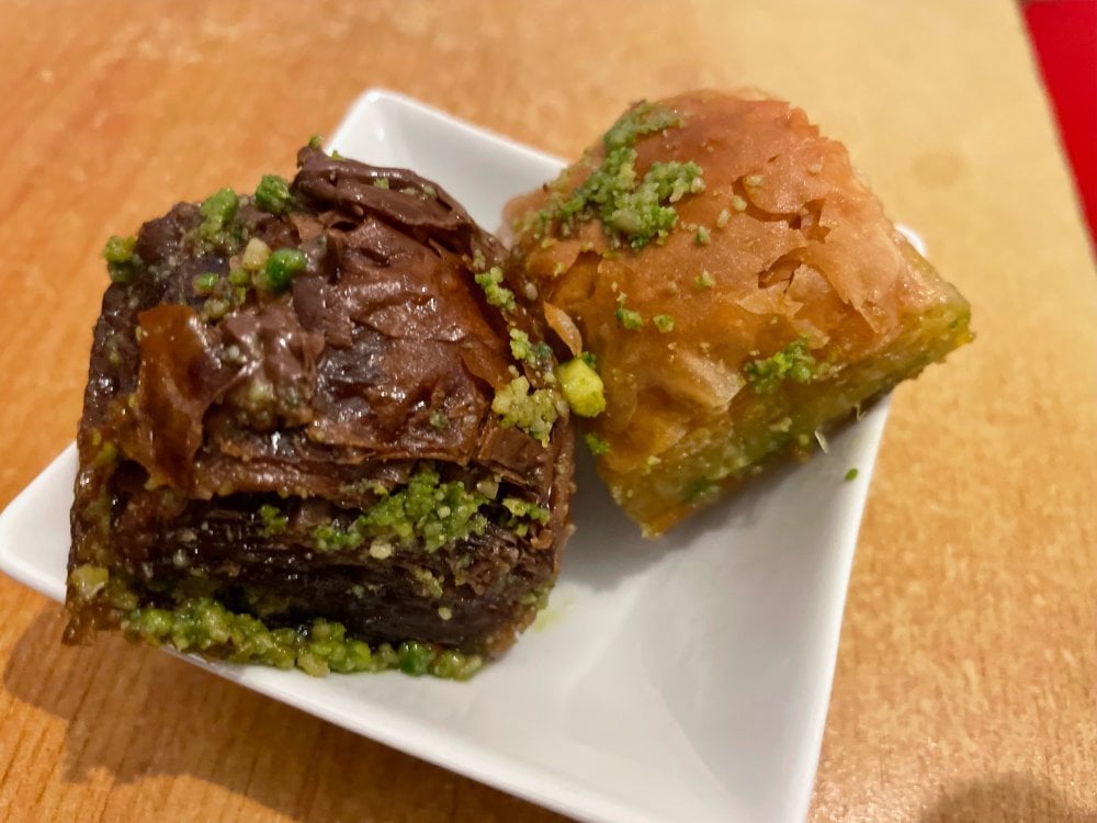 baklava.thumb.jpg.c262a4f83321958055cb73b21cbbebe8.jpg