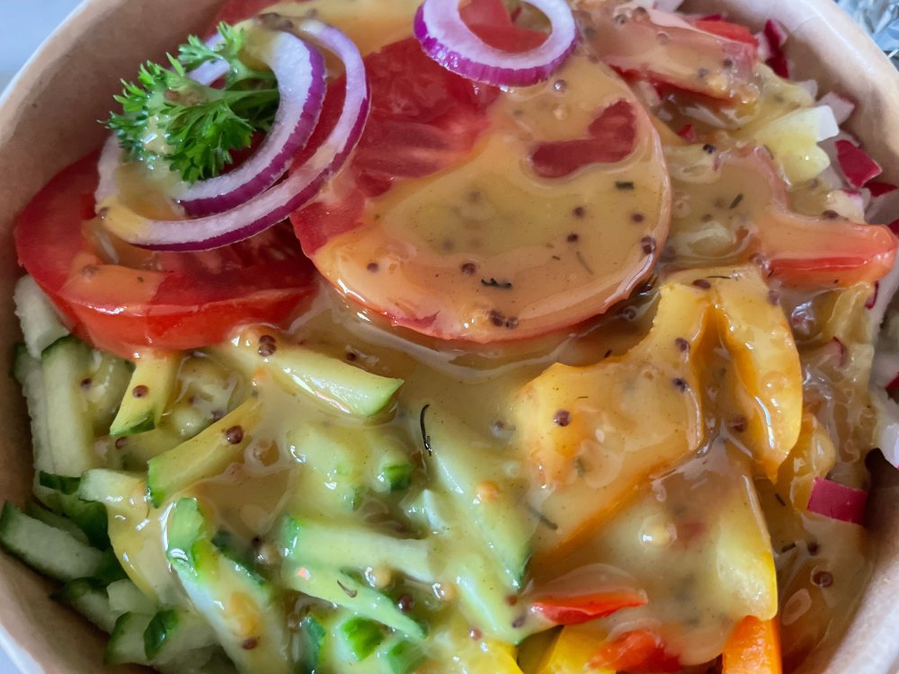 salad.thumb.jpg.db96d069d18cba0bc0c06c862c6d6848.jpg