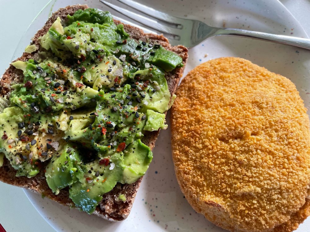 avocado.thumb.jpg.c5351496dbf3105b4737d1a3267777f6.jpg