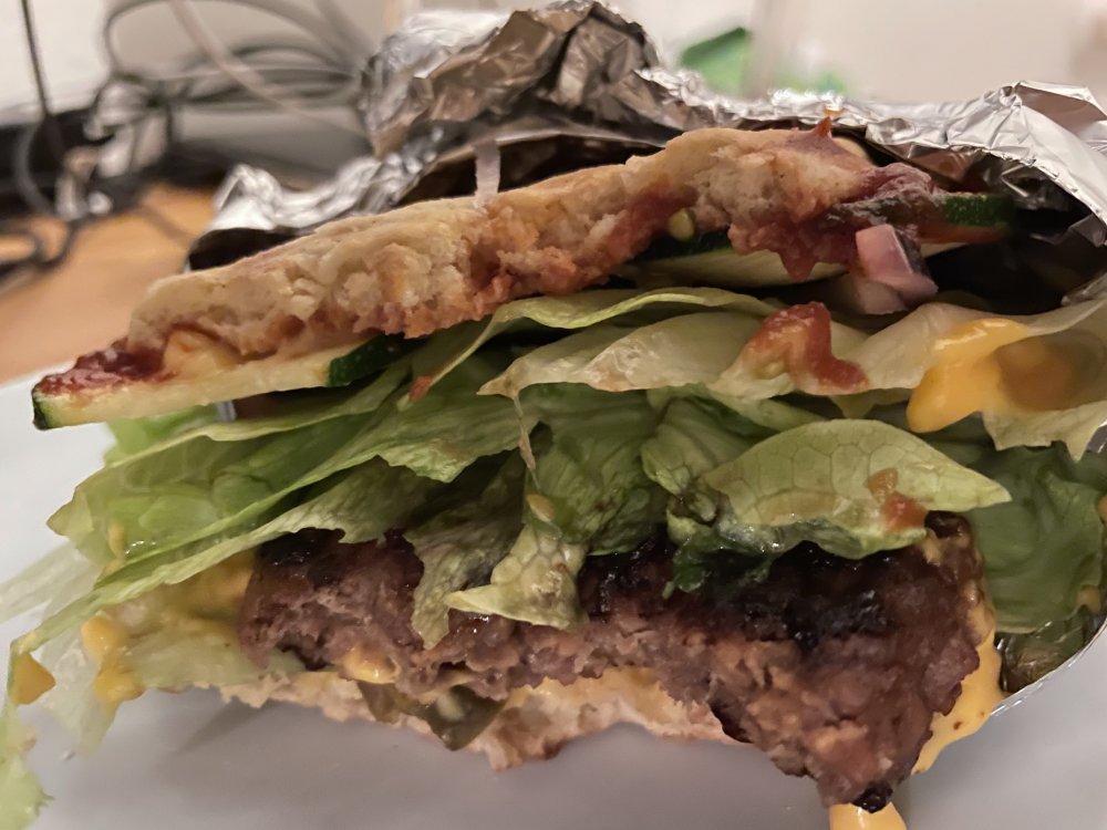 burger.thumb.jpg.5bc2a04679285cd6f180bacf33fcb753.jpg