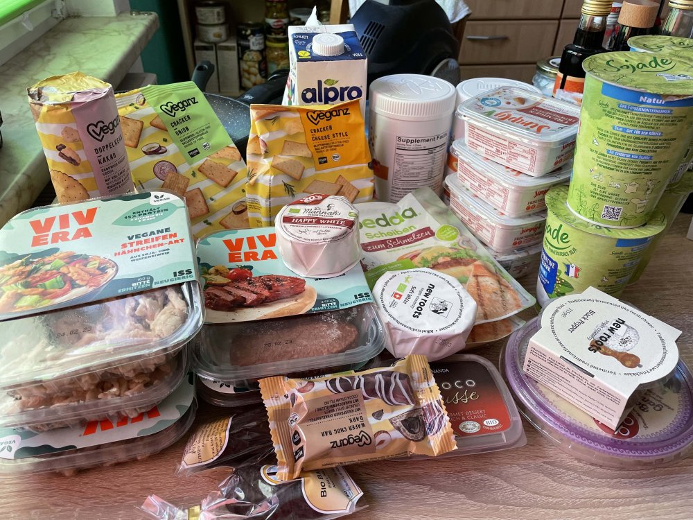 groceries.thumb.jpg.bdb30bfba61fc505a33699a0e5a6560e.jpg