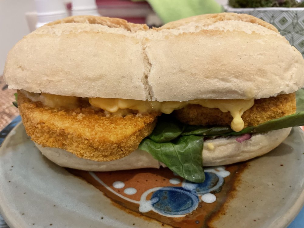 sandwich.thumb.jpg.670694f397cedd4a48f4fa548f1b1877.jpg