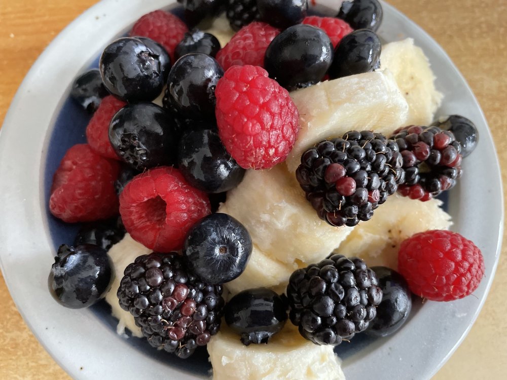 fruit.thumb.jpg.d0cc77ba05ccdc34a1b40d7aa47482ac.jpg